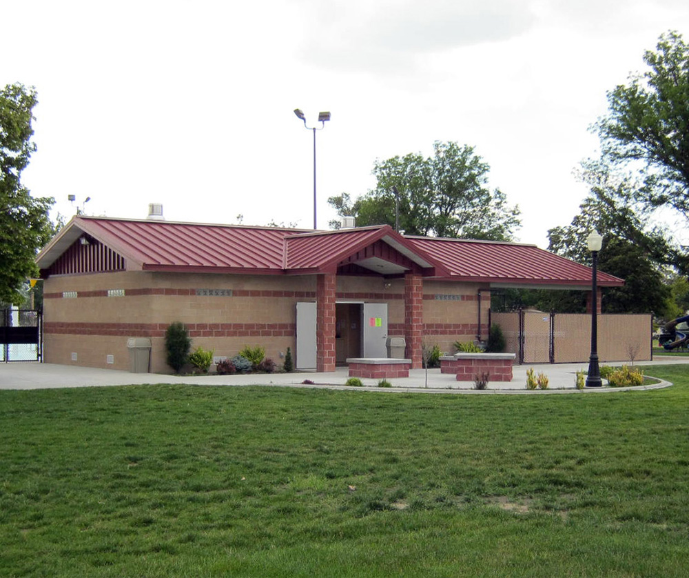 Atwood pool bathhouse